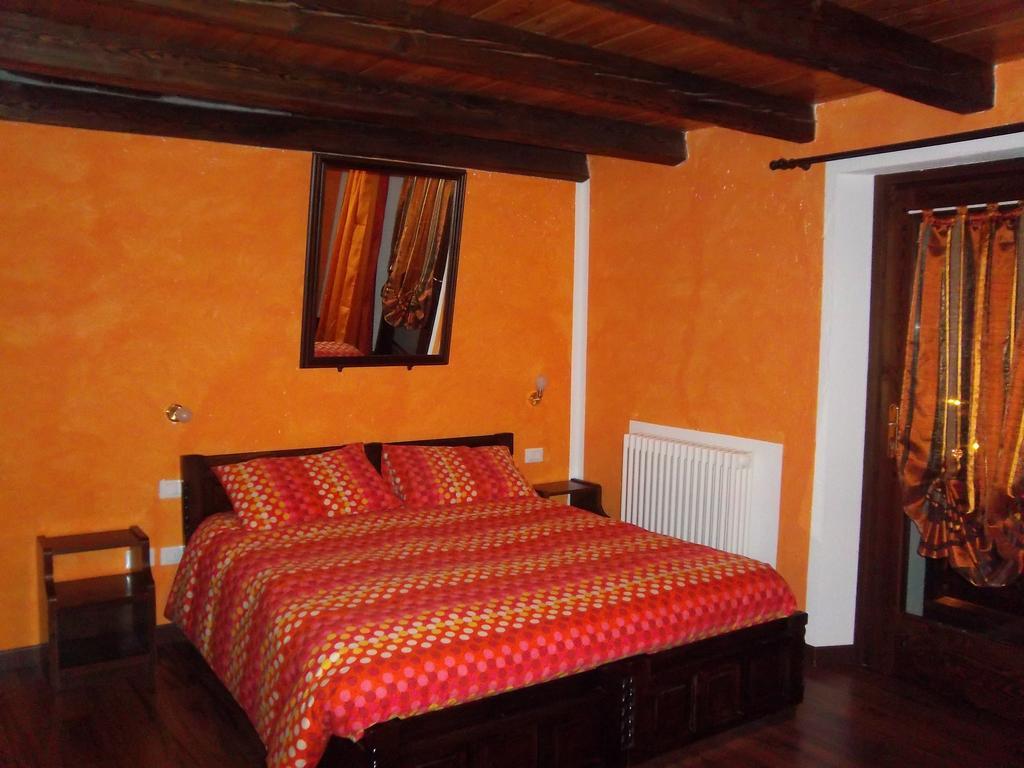 Les Lillas Verrayes Habitación foto